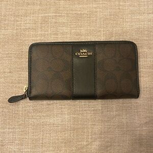 Coach Wallet (New)